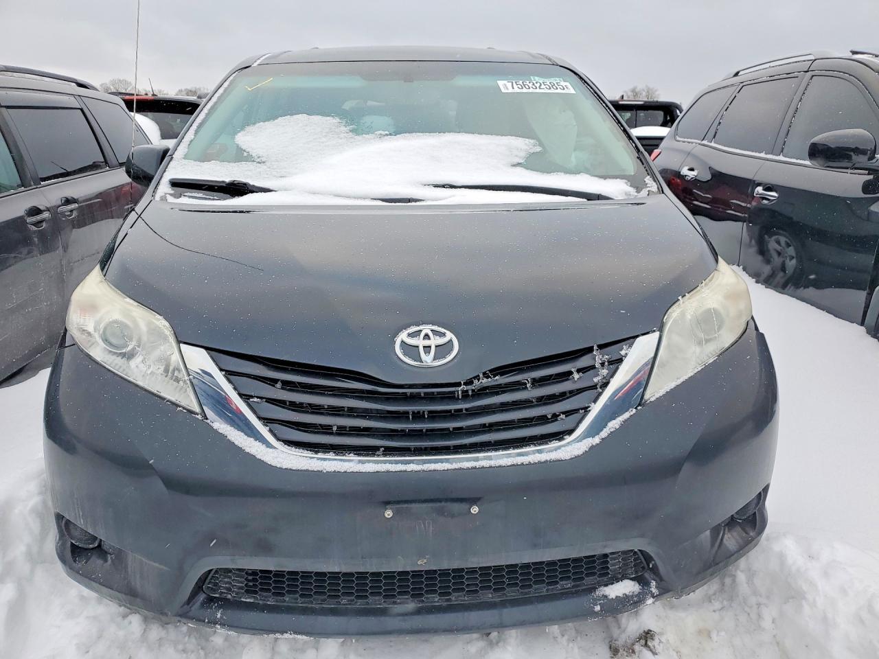 2013 Toyota Sienna Le - Image 5