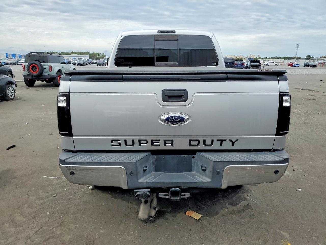 2015 Ford F250 Super Duty - Фото 6