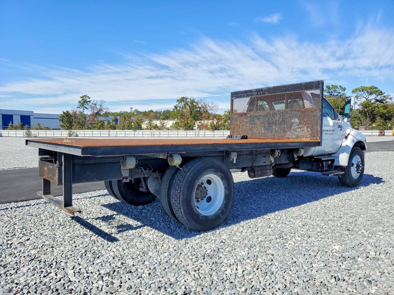 2013 Ford F650 Super Duty Flatbed Truck - Фото 3