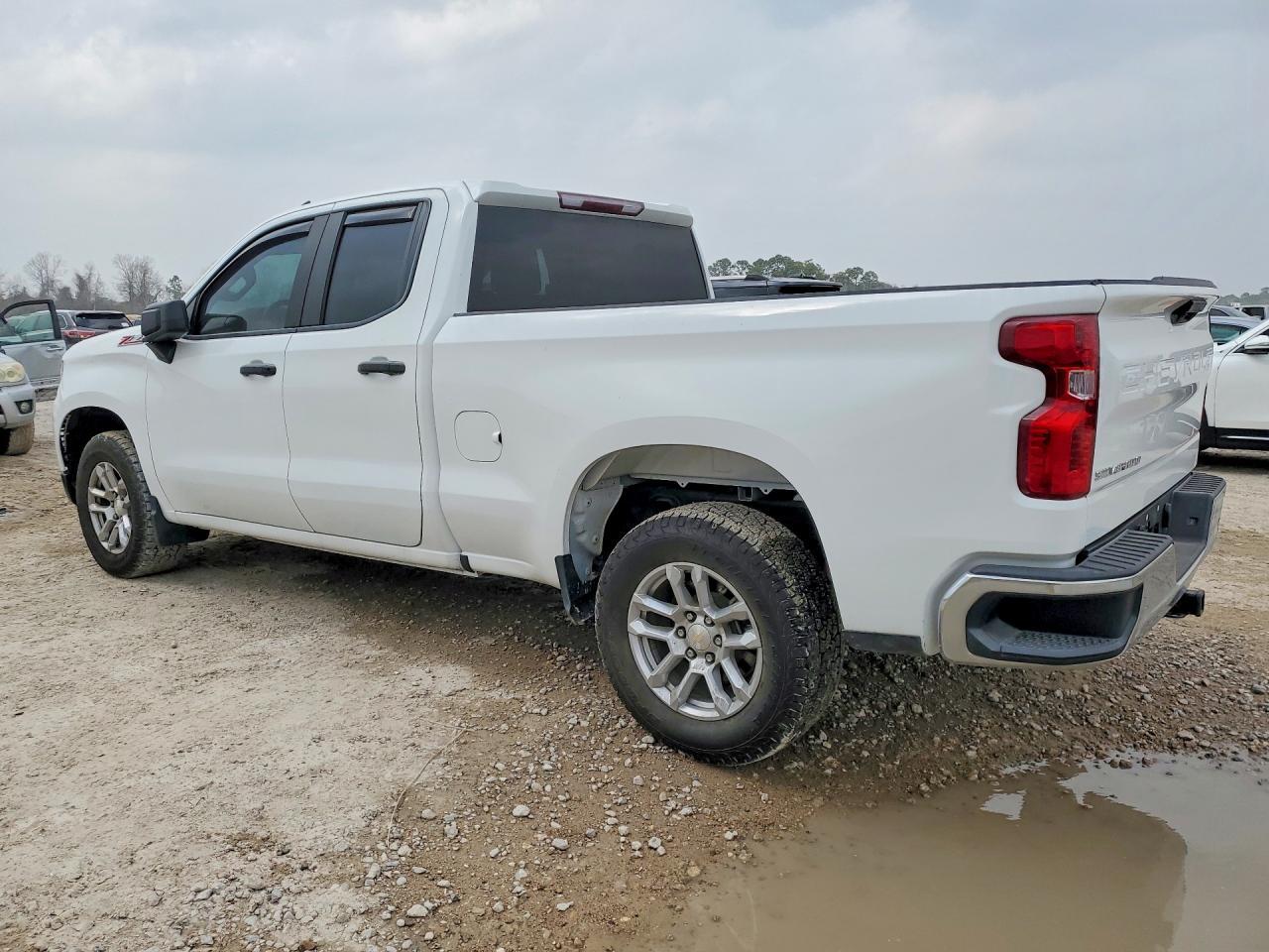2024 Chevrolet Silverado K1500 - Фото 2