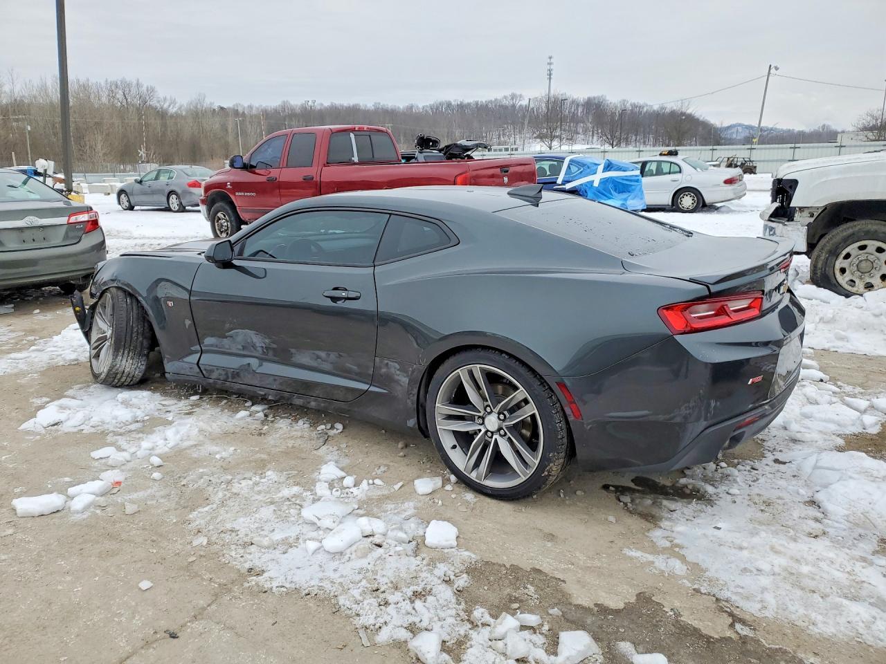 2017 Chevrolet Camaro Lt - Image 2