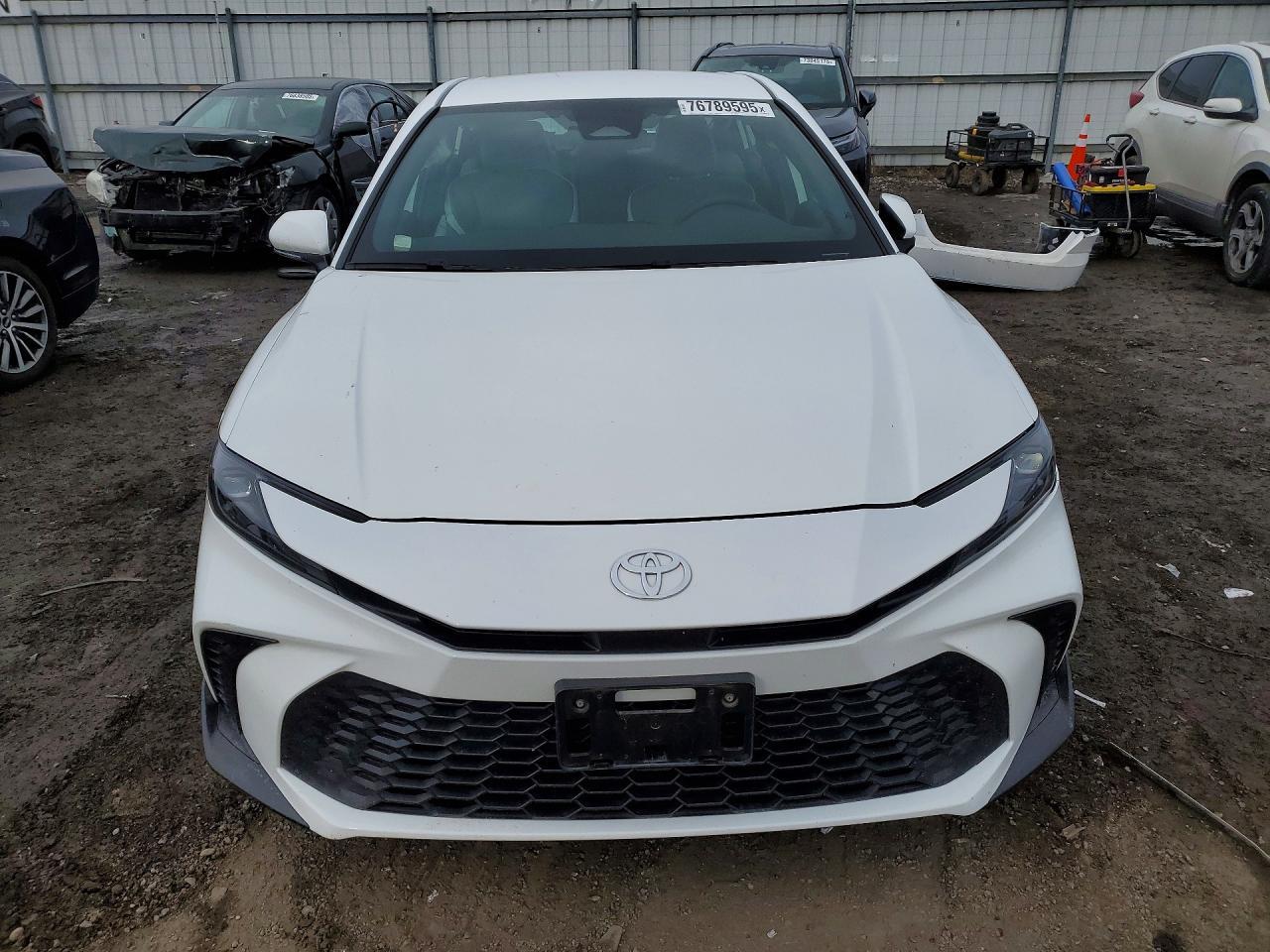 2025 Toyota Camry Se - Image 5