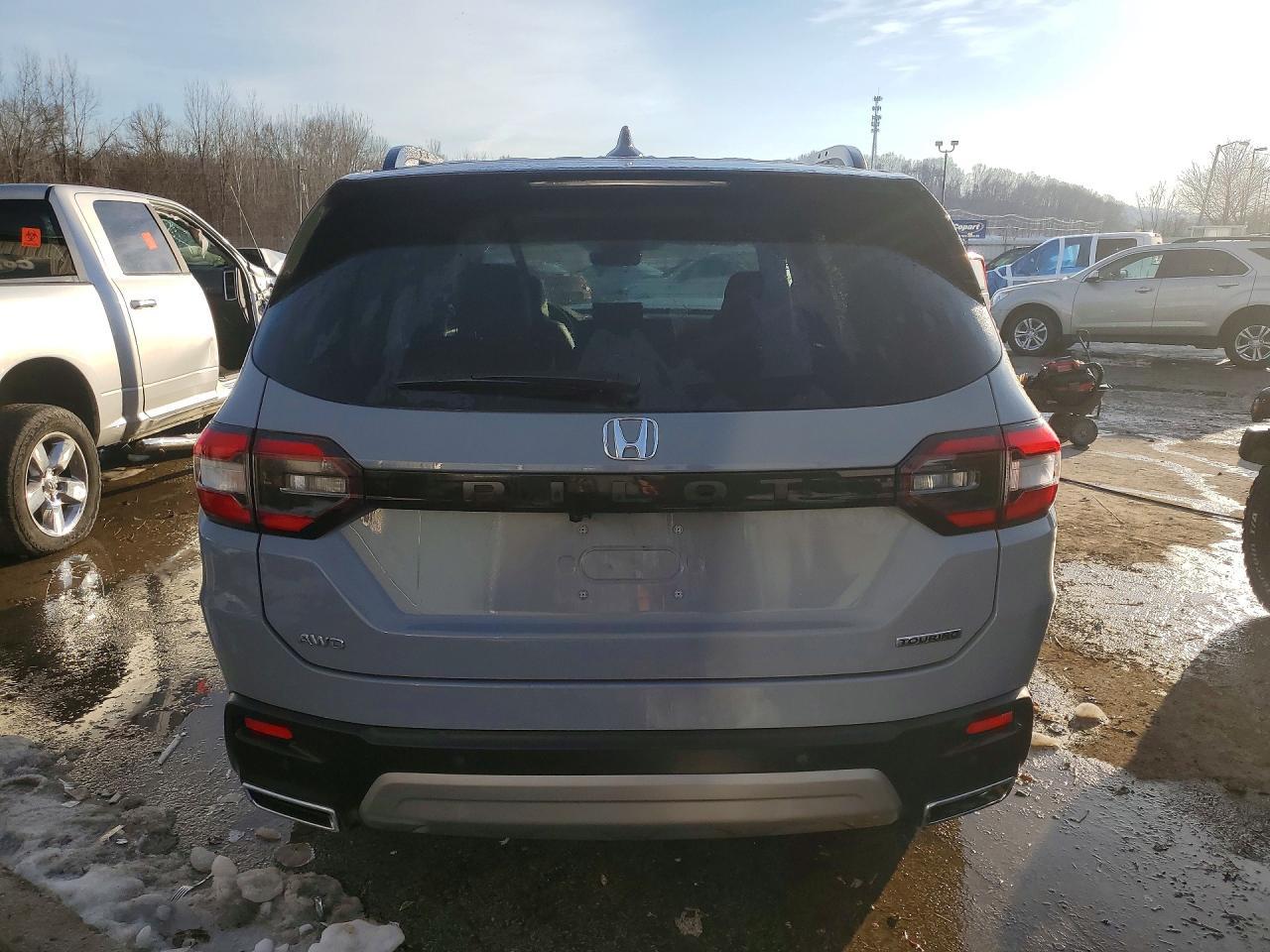 2025 Honda Pilot Touring - Фото 6