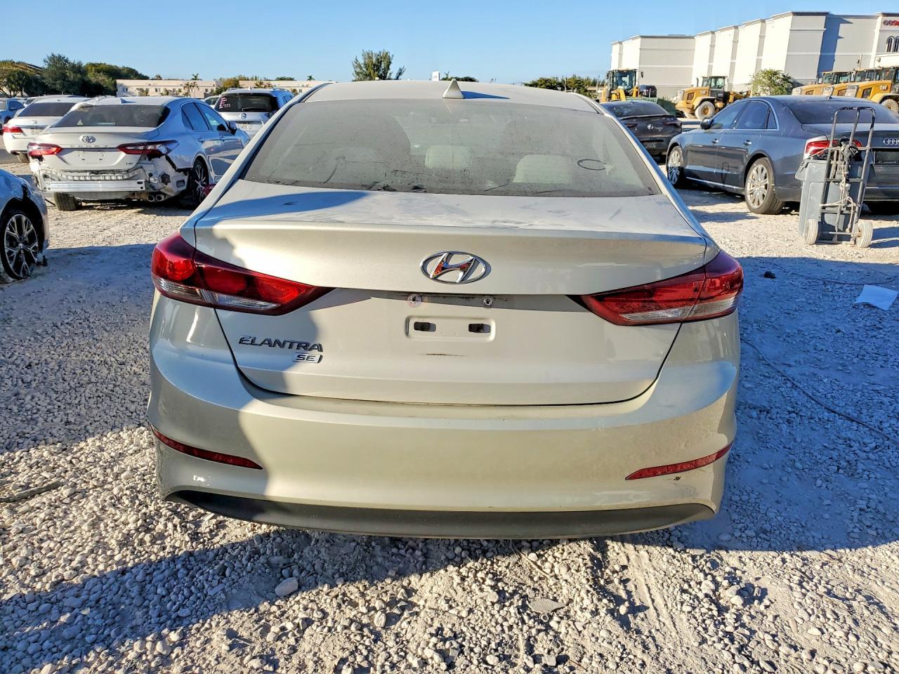 2017 Hyundai Elantra Se - Фото 6