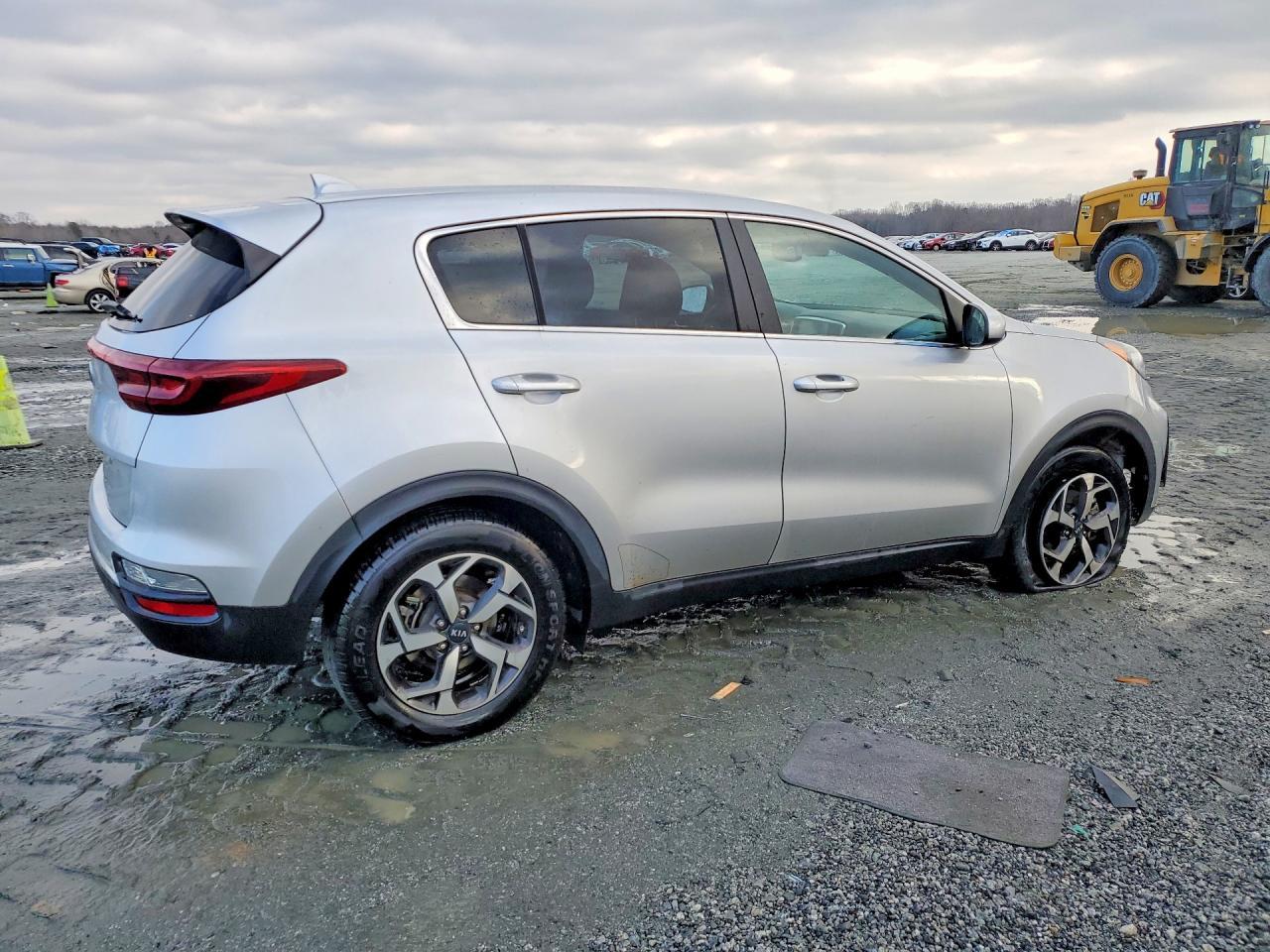 2022 Kia Sportage Lx - Image 3