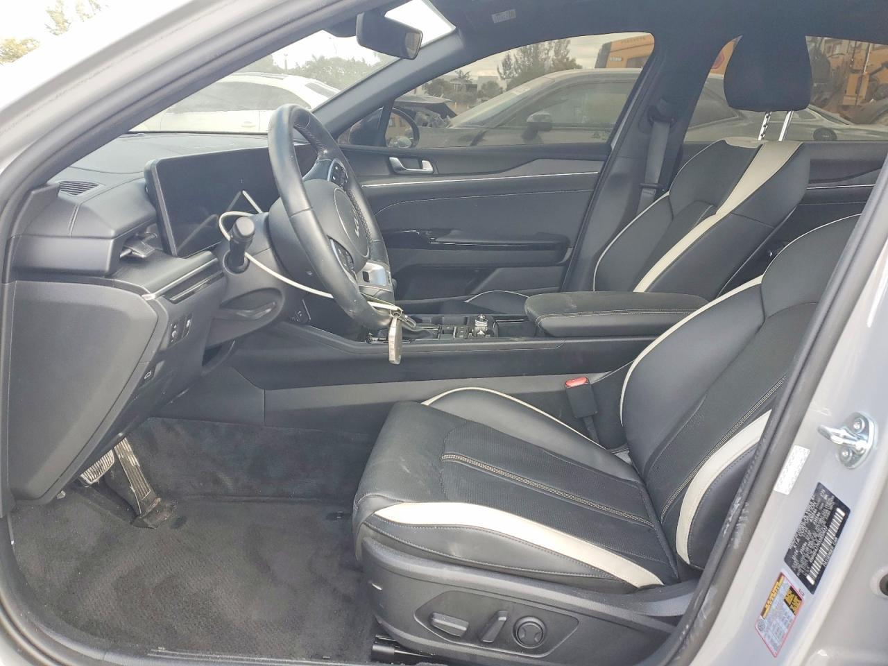 2025 Kia K5 - Фото 7