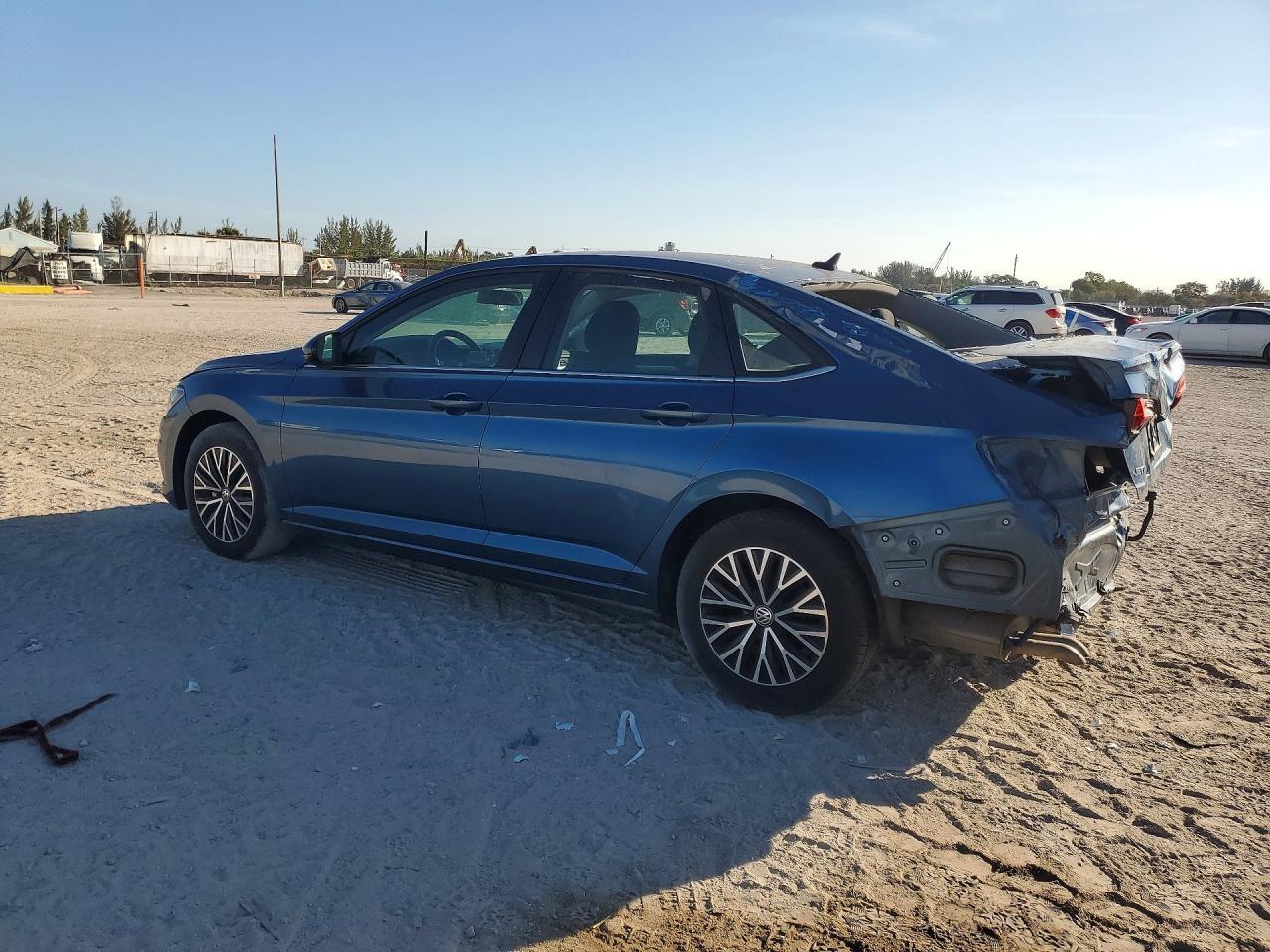 2021 Volkswagen Jetta S - Фото 2