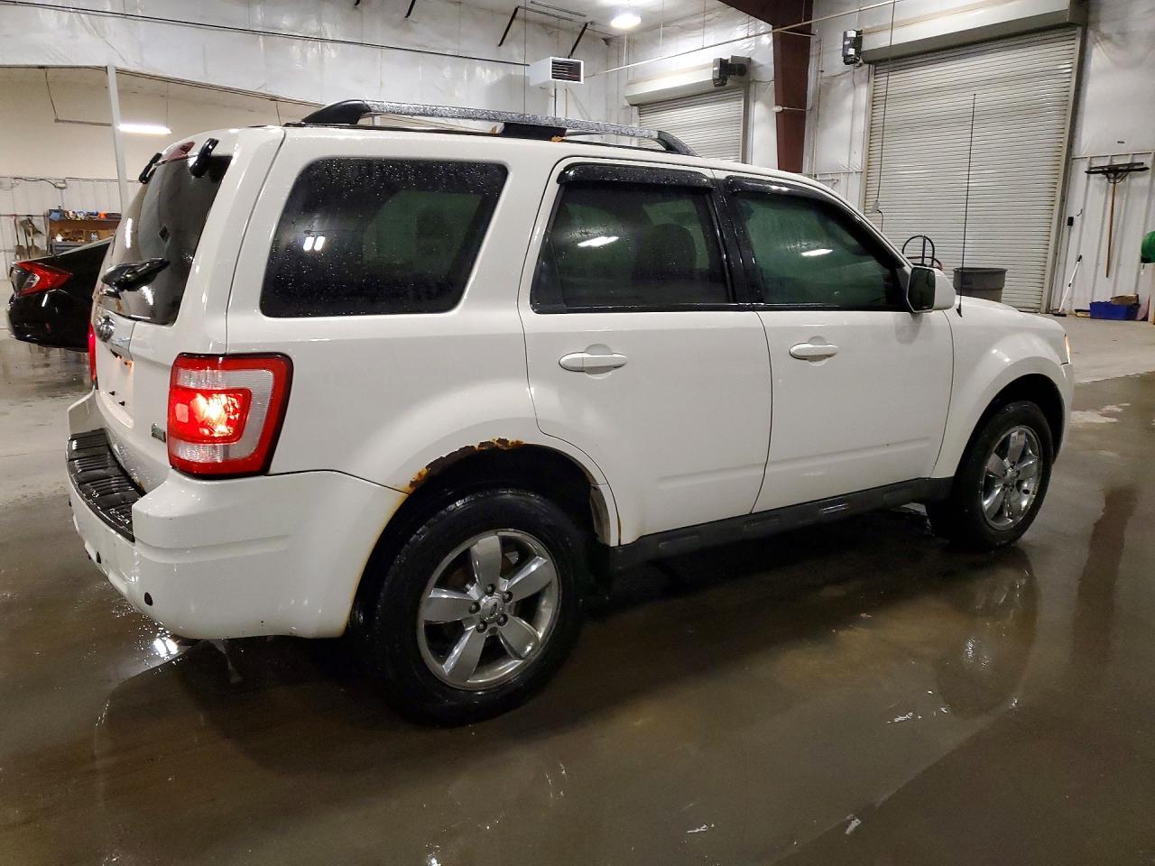 2011 Ford Escape Limited - Фото 3