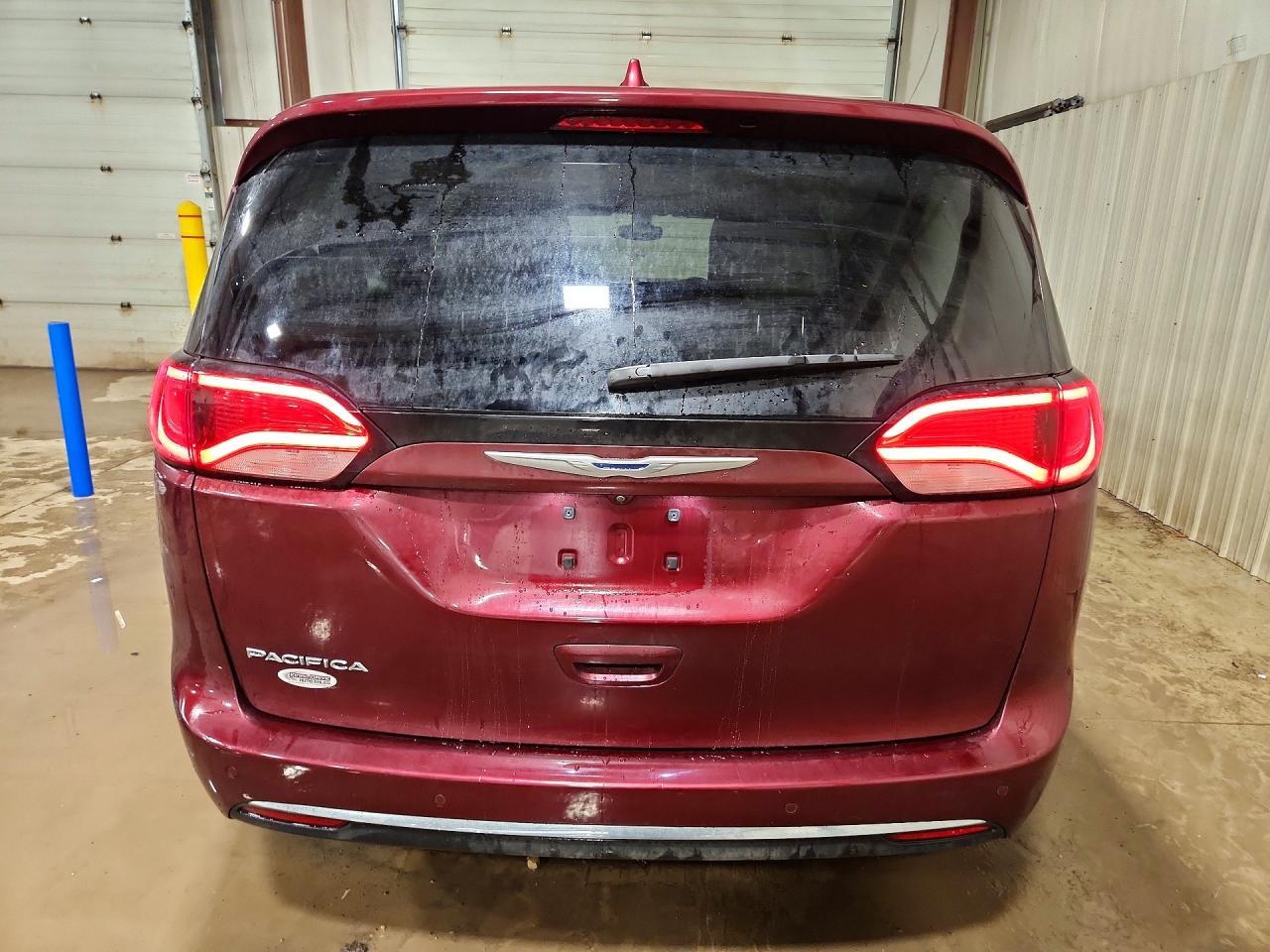 2017 Chrysler Pacifica Touring L Plus - Image 6