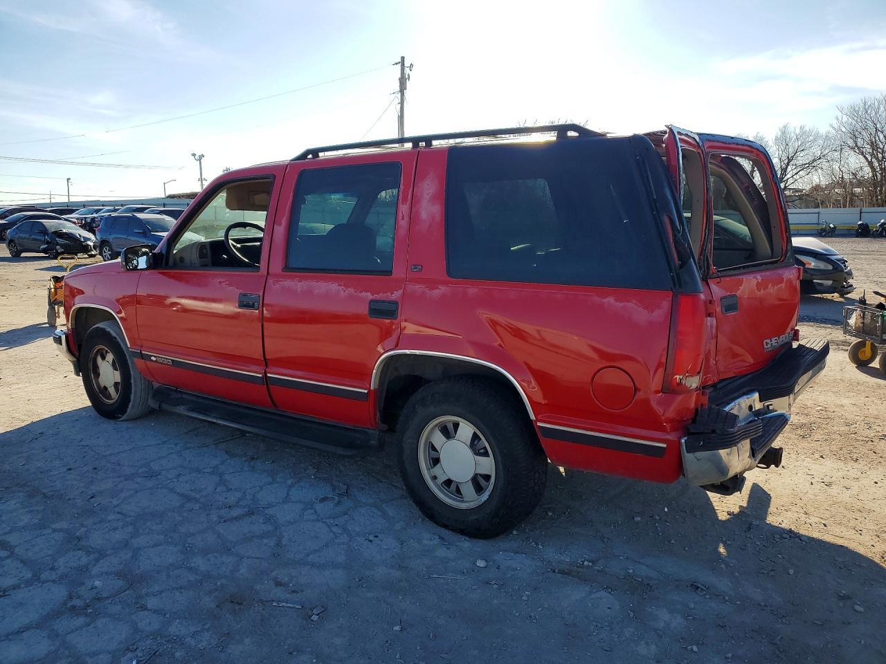 1997 Chevrolet Tahoe C1500 - Фото 2