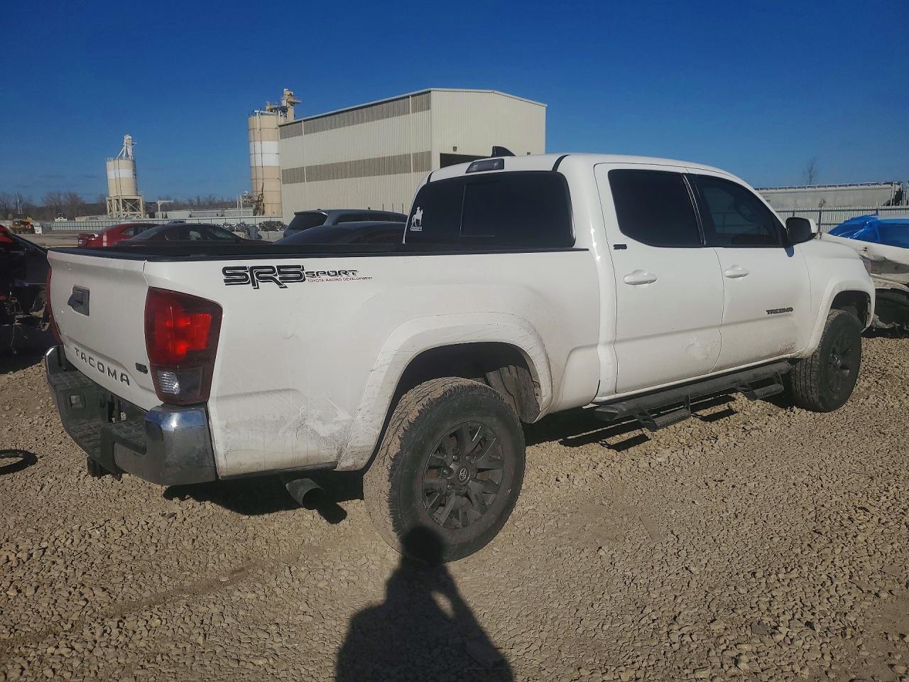 2022 Toyota Tacoma Double Cab - Фото 3