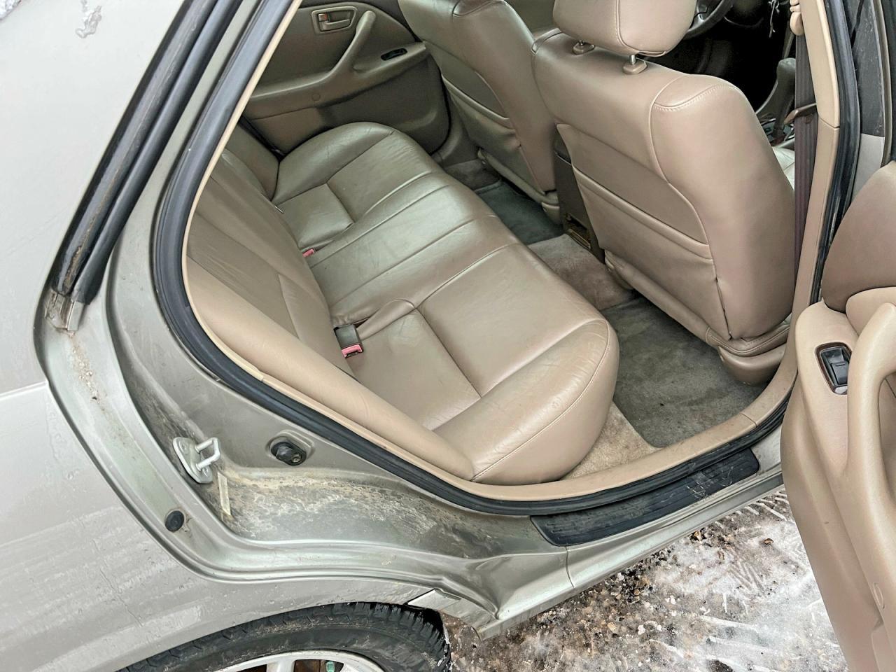 2000 Toyota Camry Le - Фото 6