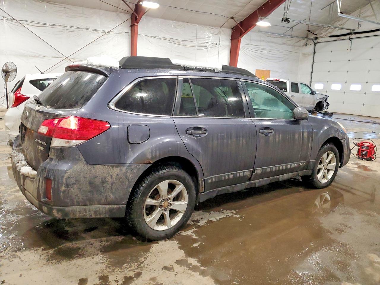 2014 Subaru Outback 2.5I Premium - Фото 3