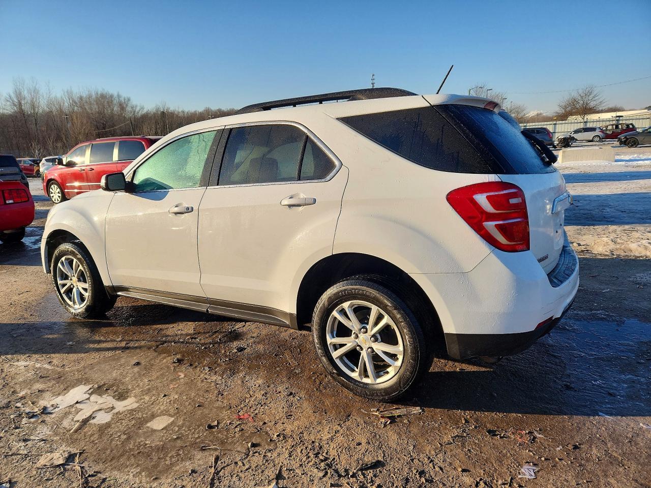 2017 Chevrolet Equinox Lt - Image 2