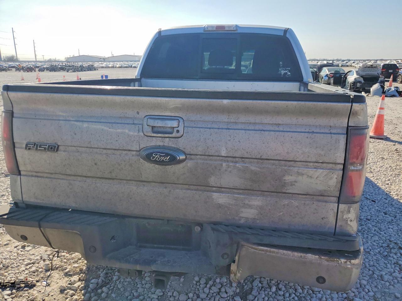 2011 Ford F150 Supercrew - Image 6
