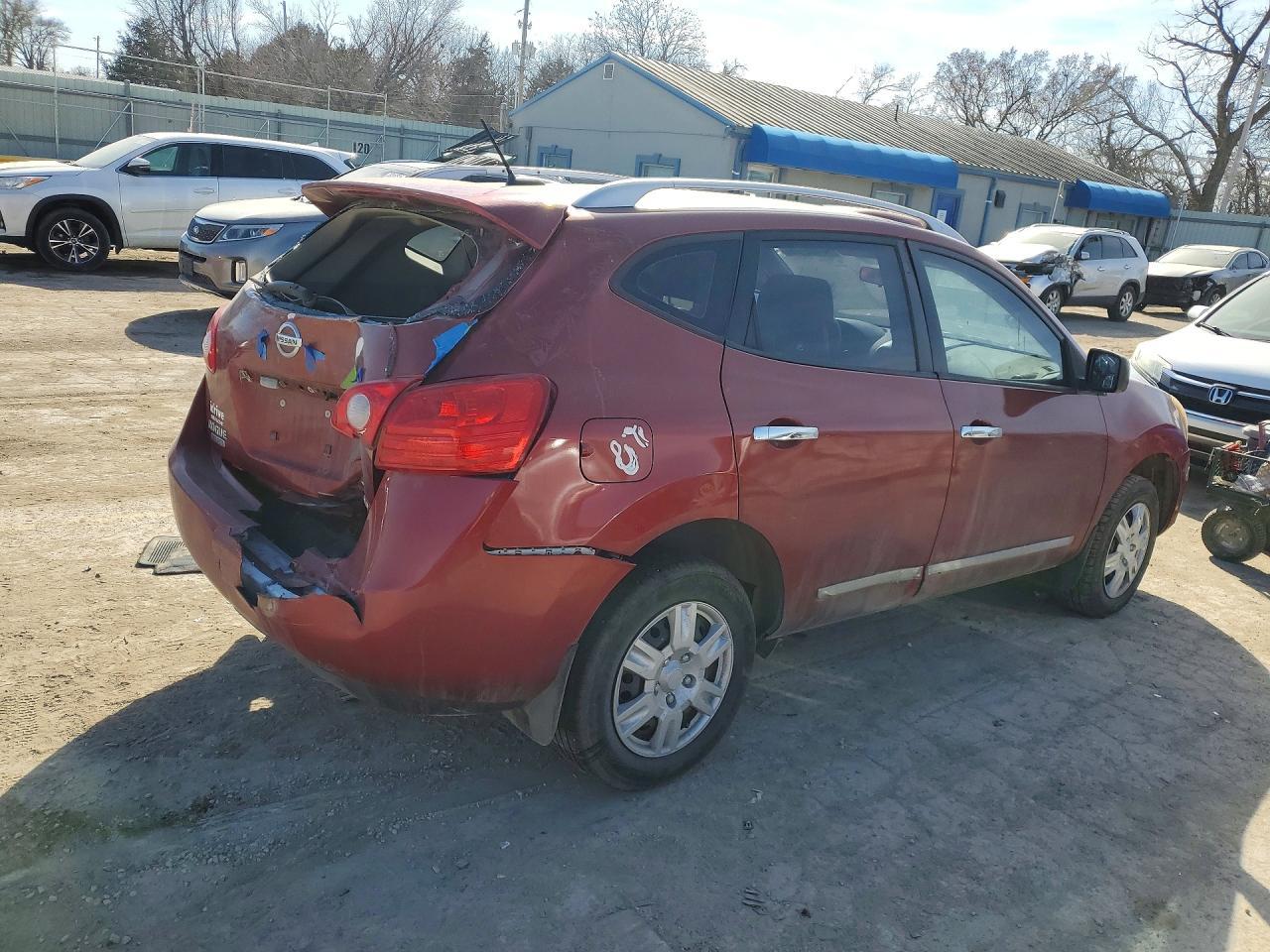 2014 Nissan Rogue Select S - Image 3