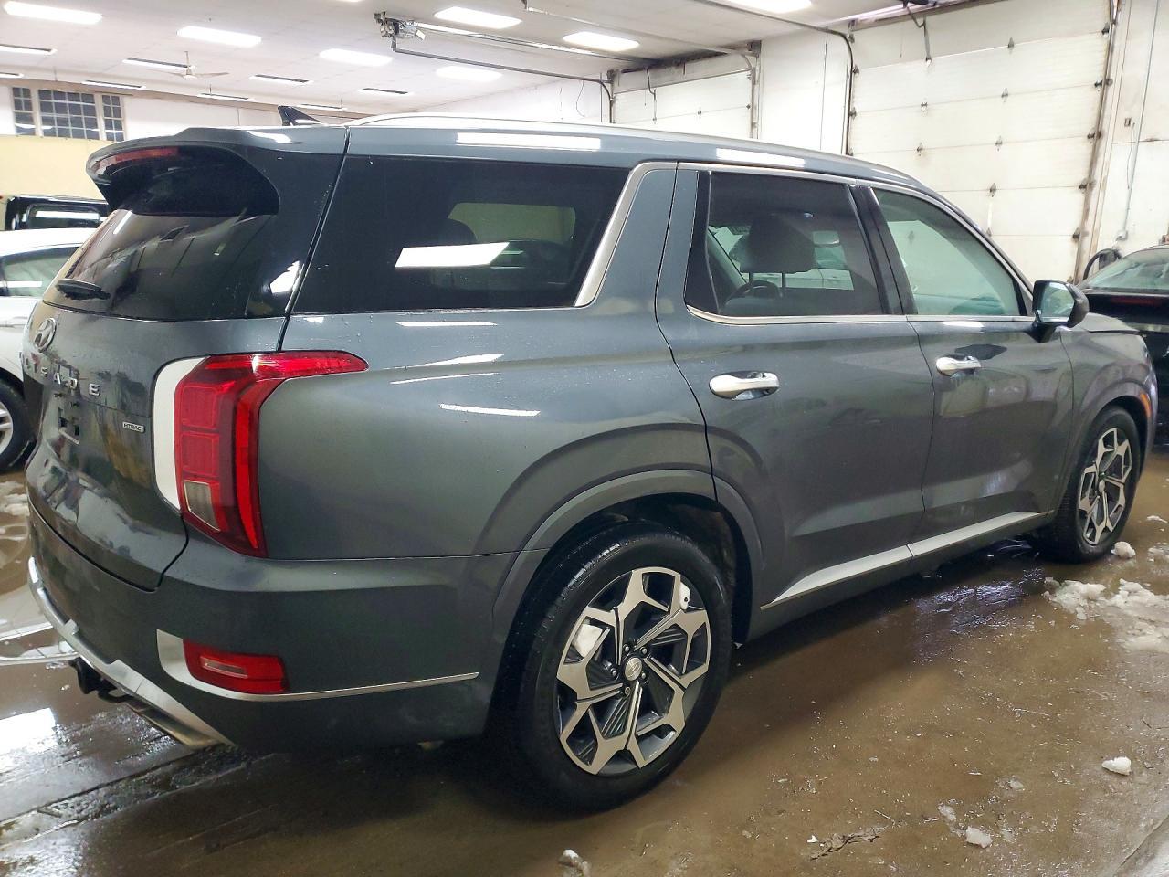 2021 Hyundai Palisade Limited - Image 3