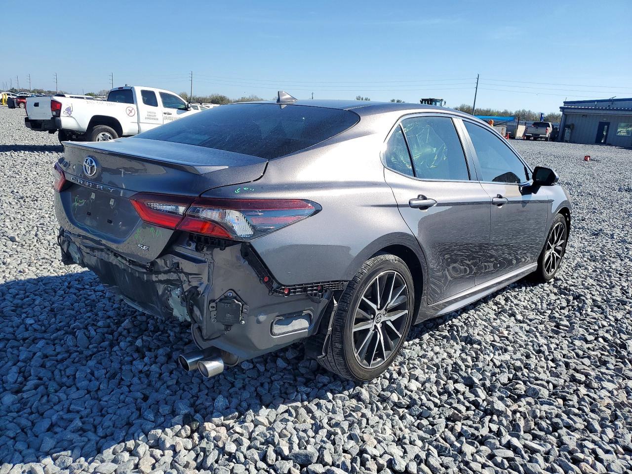 2024 Toyota Camry - Фото 3