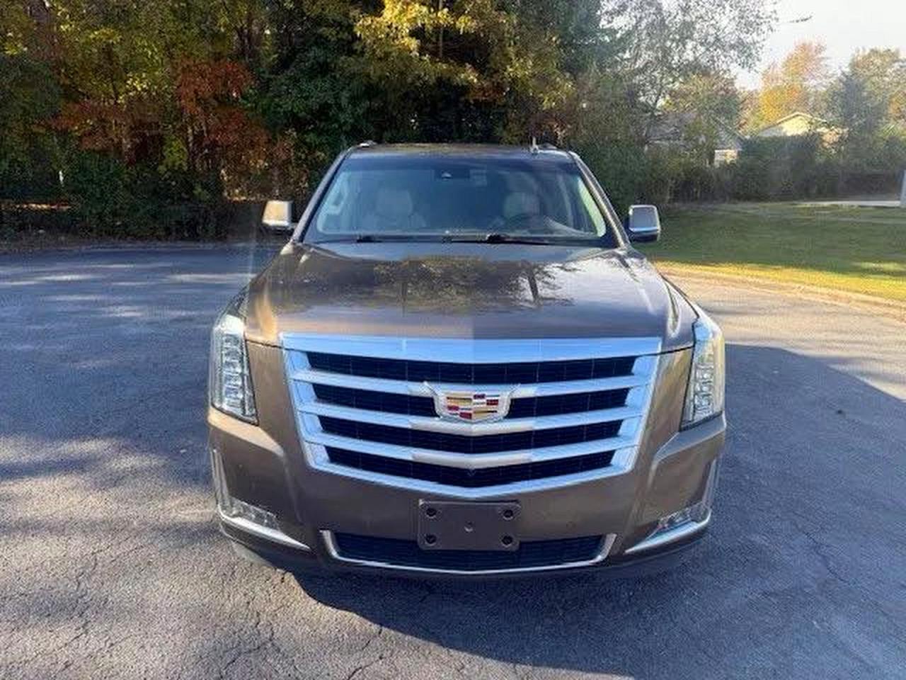 2016 Cadillac Escalade Luxury - Image 7