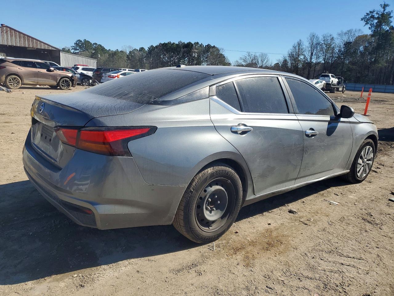 2020 Nissan Altima S - Image 3