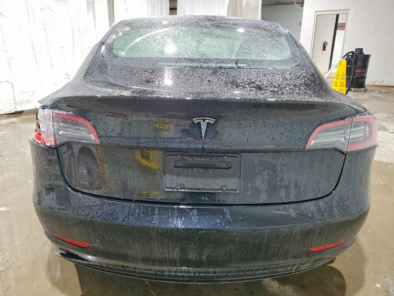 2023 Tesla Model 3 - Image 6