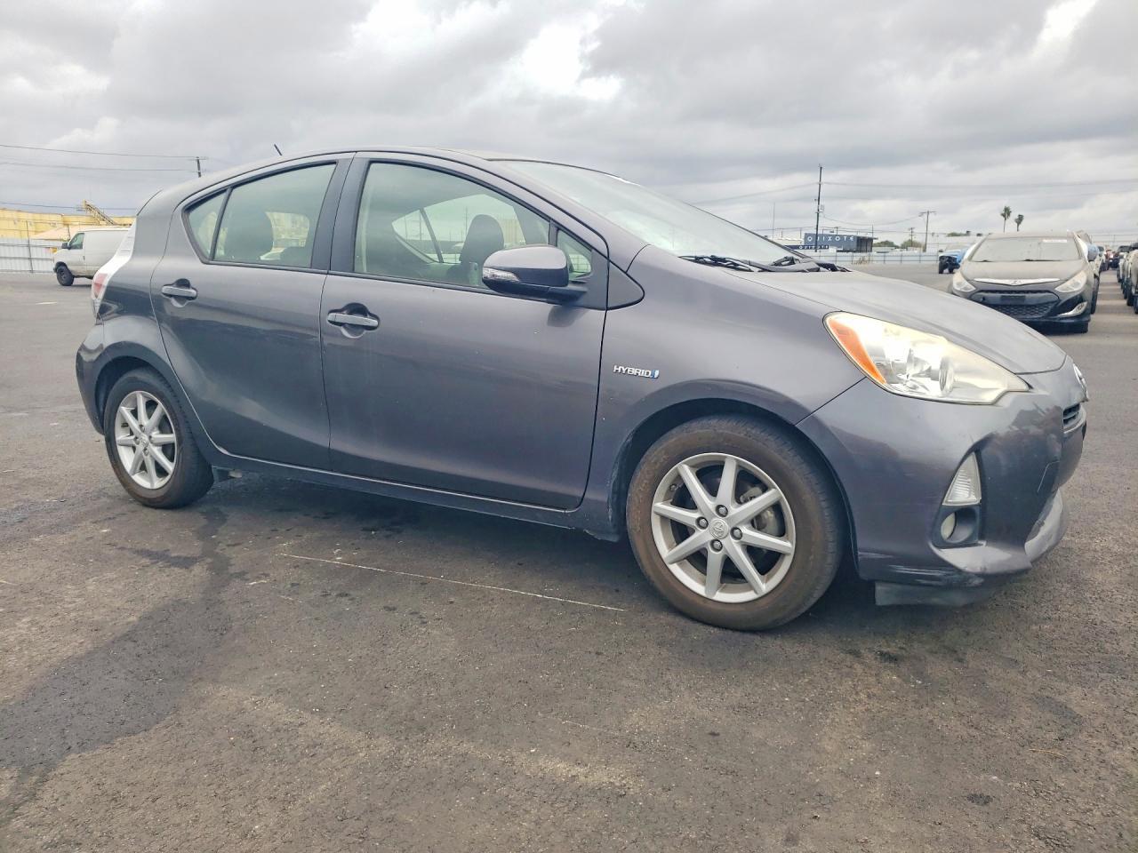 2013 Toyota Prius C - Фото 4