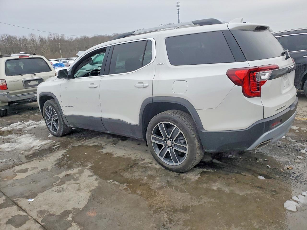 2021 GMC Acadia Slt - Фото 2
