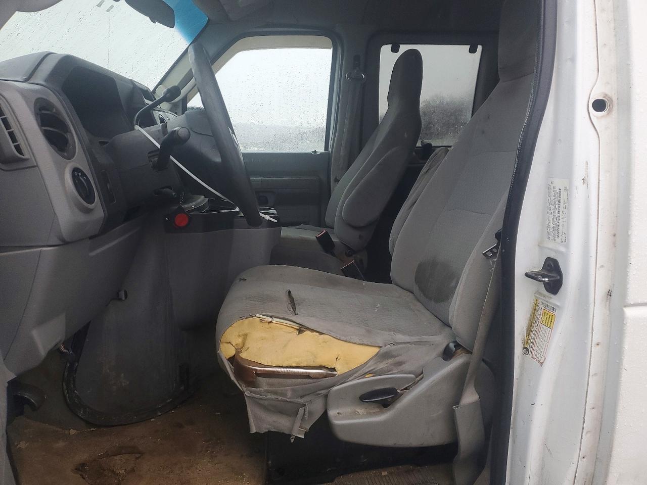 2011 Ford Econoline E350 Super Duty Wagon - Фото 7