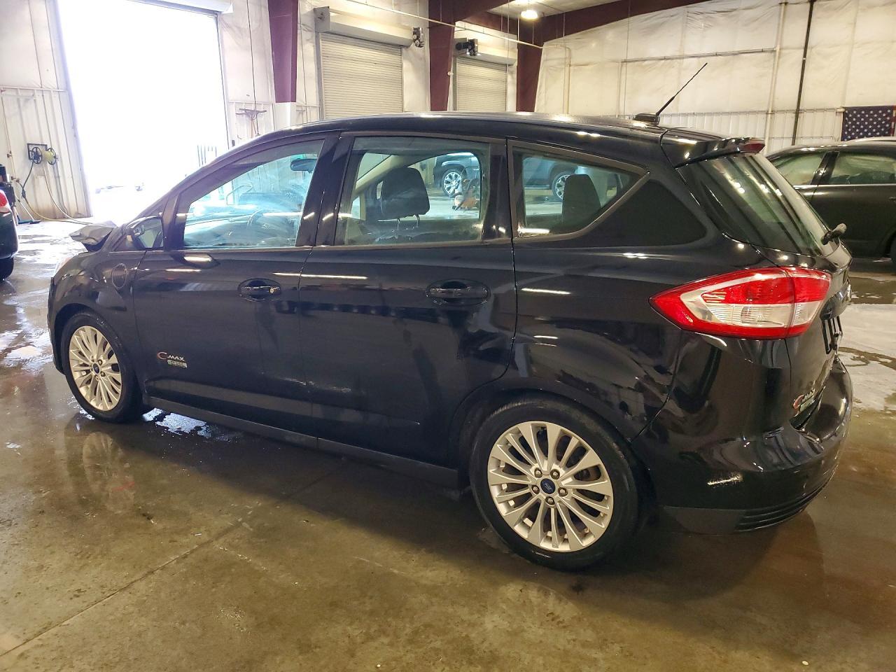 2017 Ford C-Max Se - Фото 2