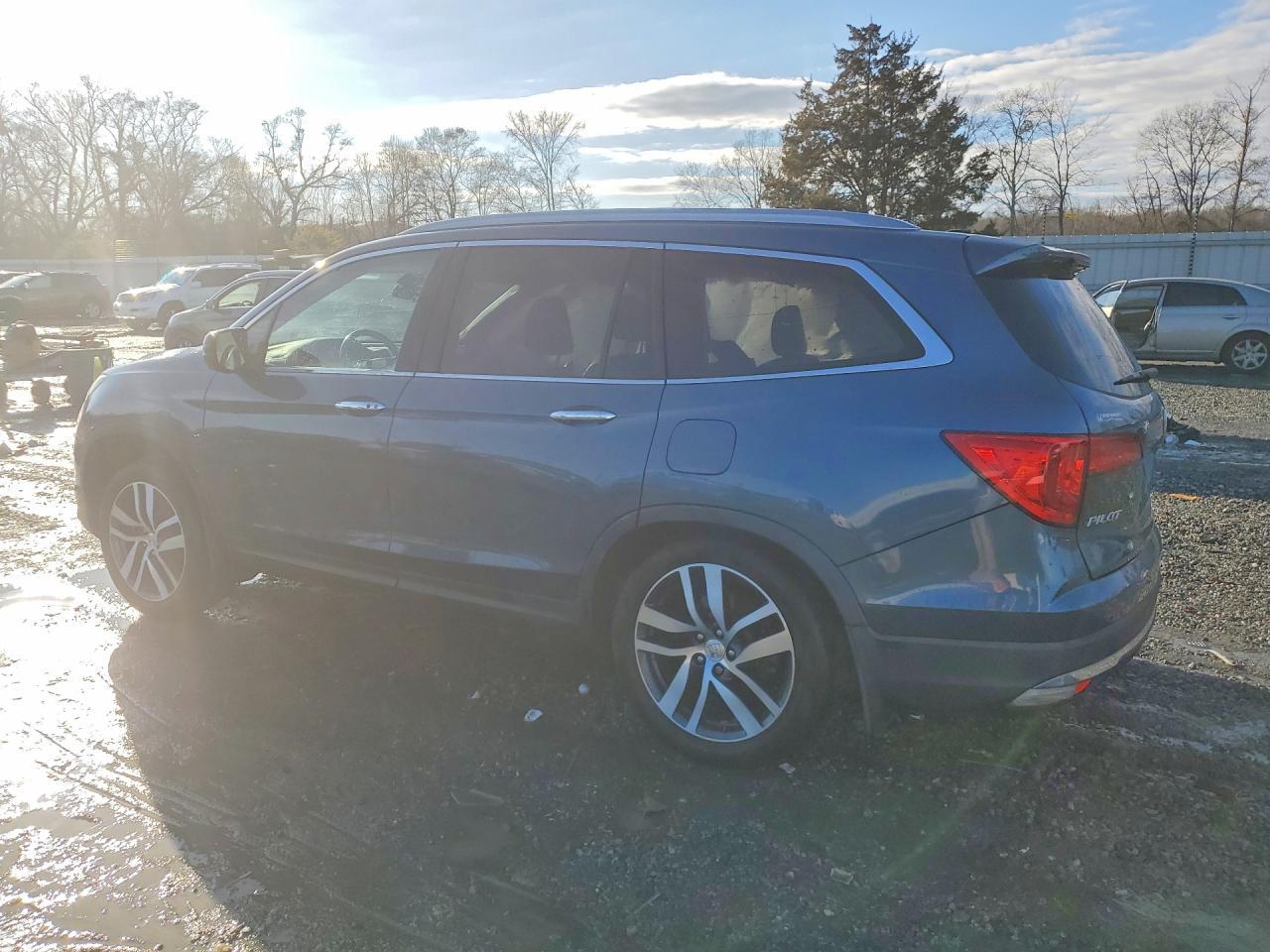 2017 Honda Pilot Touring - Фото 2