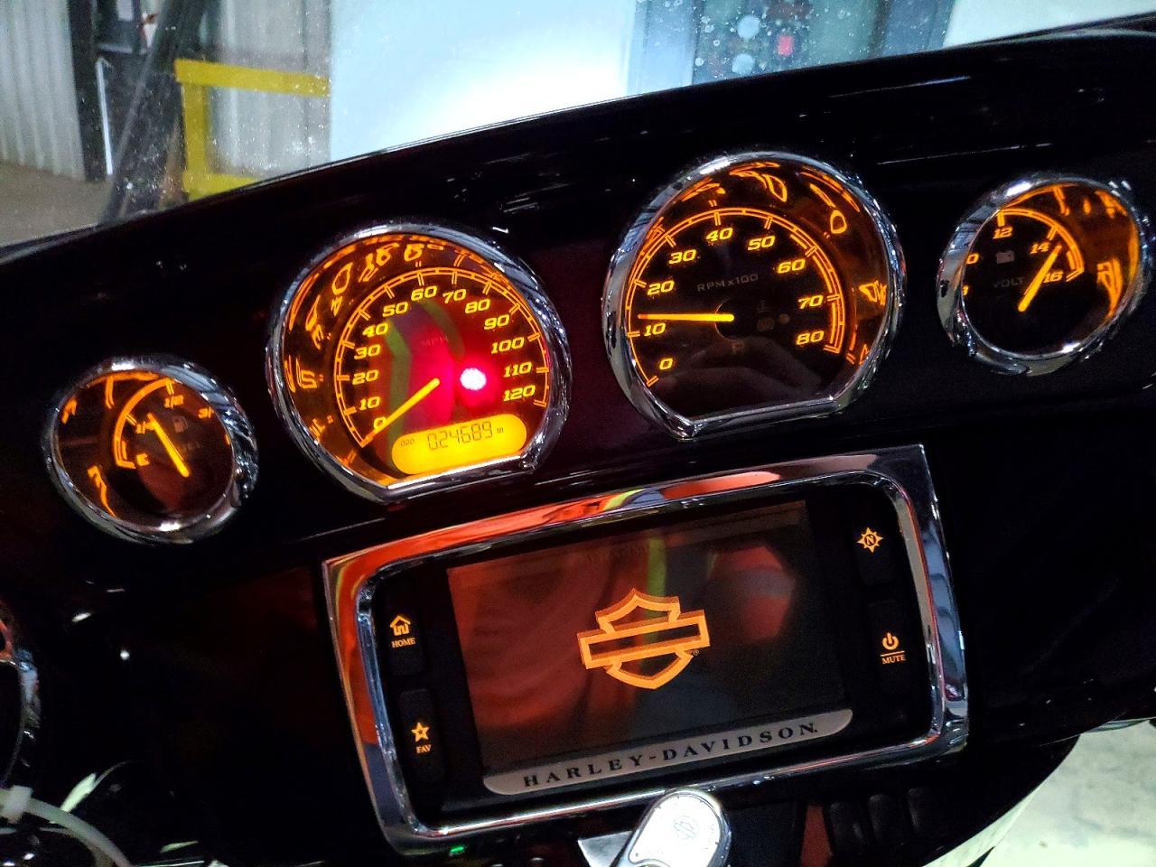 2017 Harley-Davidson Flhtcu Ultra Classic Electra Glide - Фото 7