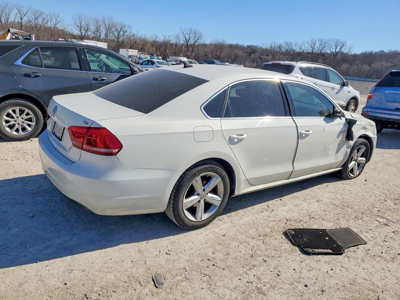 2014 Volkswagen Passat S - Image 3