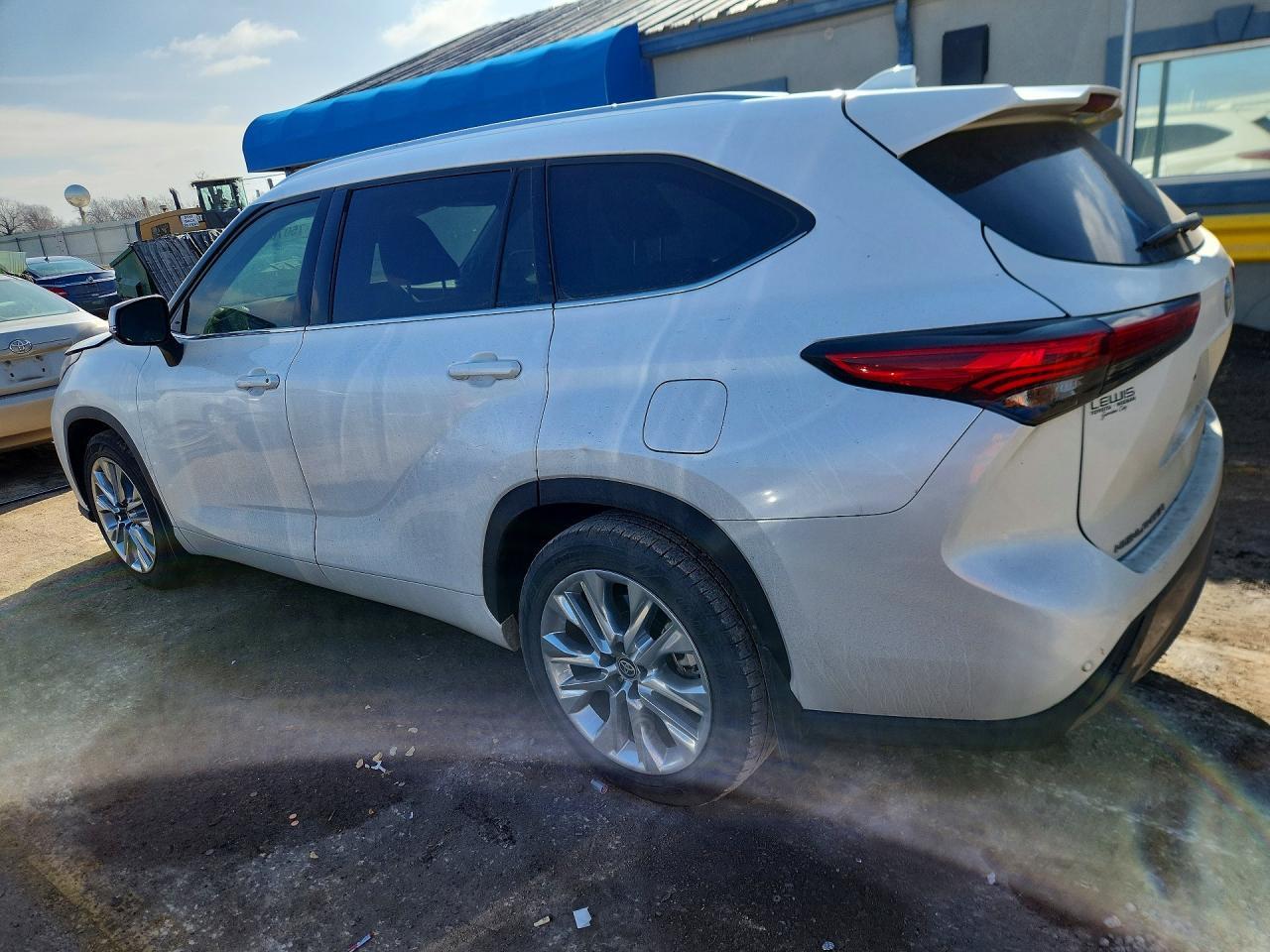 2020 Toyota Highlander Limited - Image 2