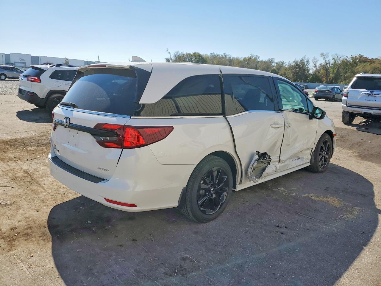 2023 Honda Odyssey Sport-L - Image 3