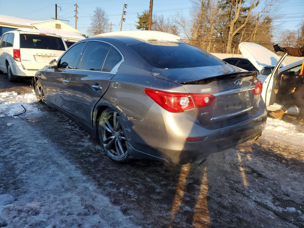 2015 Infiniti Q50 Base - Фото 2
