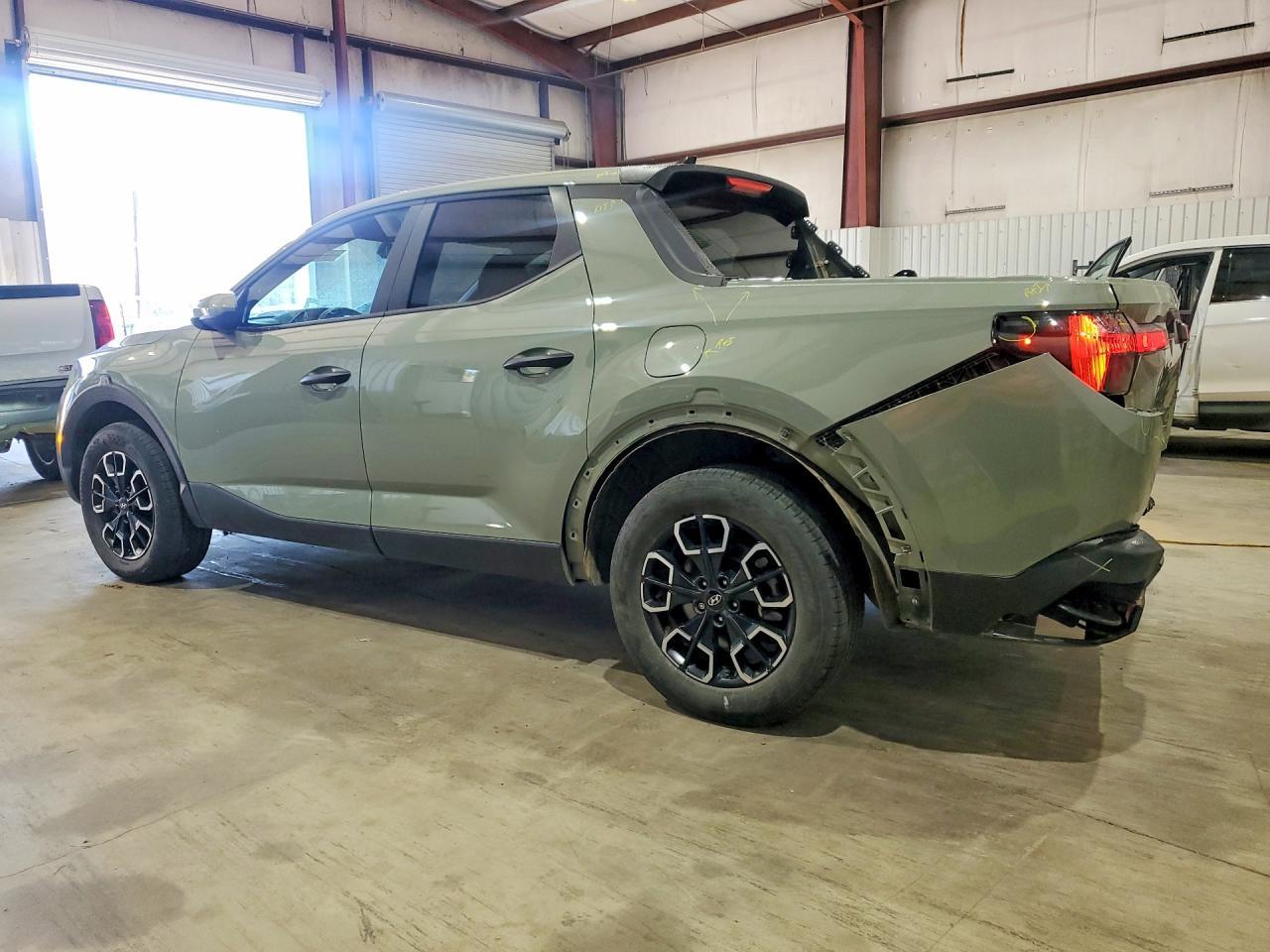 2024 Hyundai Santa Cruz Se - Image 2