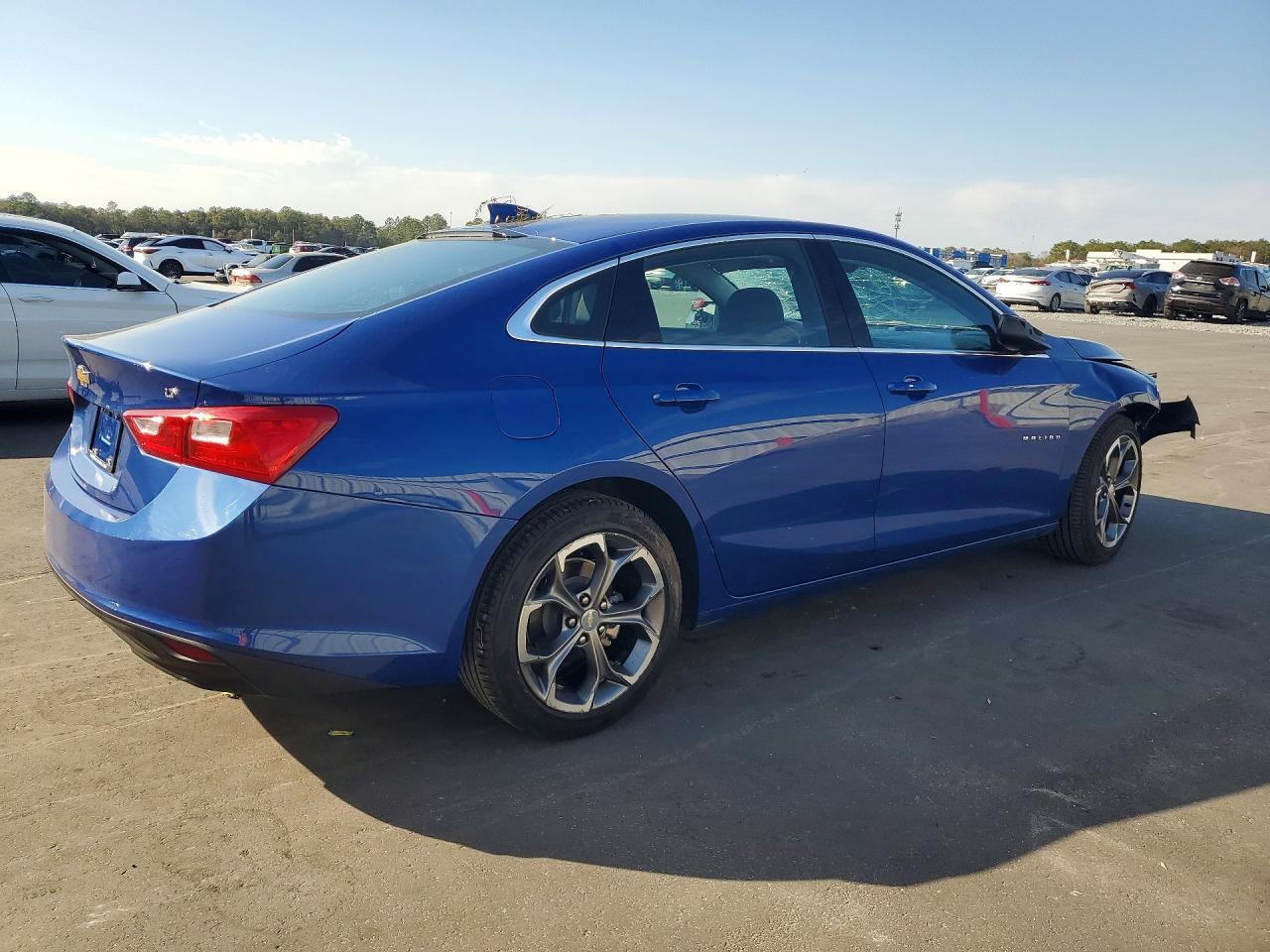 2023 Chevrolet Malibu Lt - Image 3