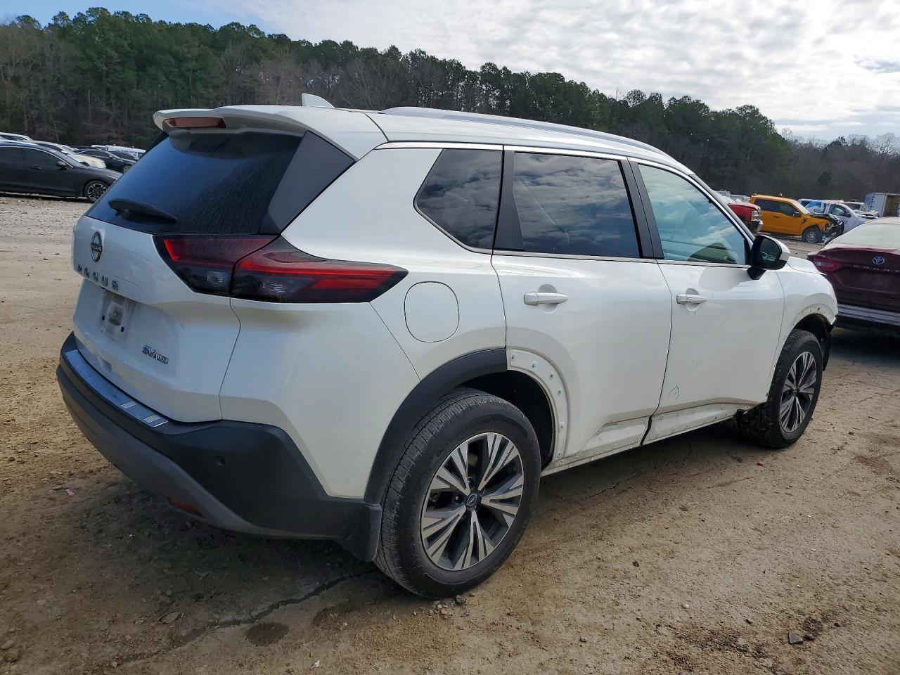 2023 Nissan Rogue Sv - Фото 3