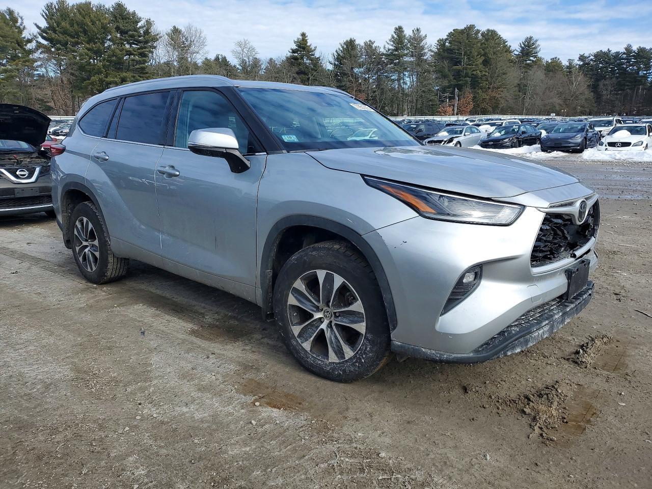 2021 Toyota Highlander Xle - Image 4