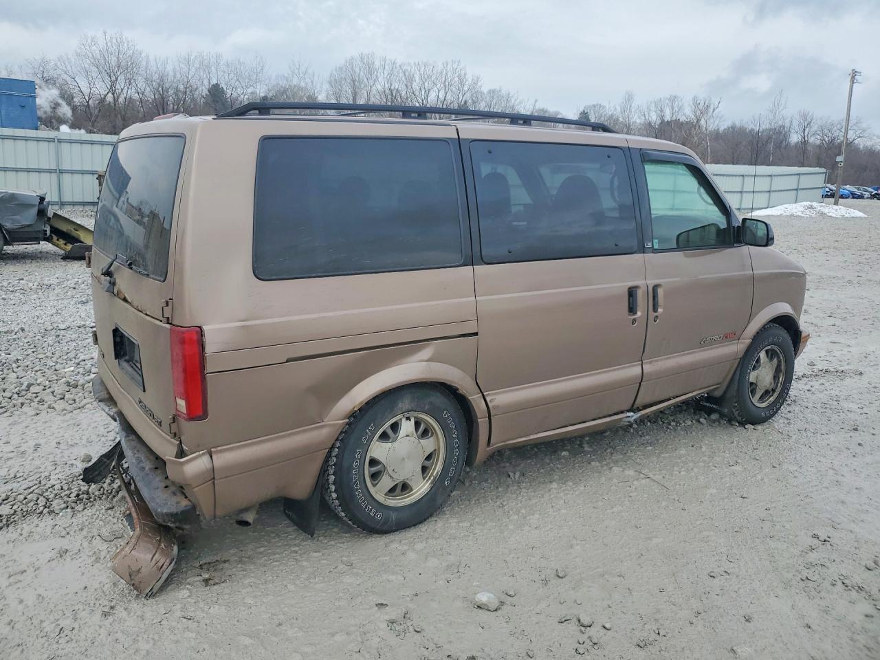 1999 Chev Astro - Фото 3