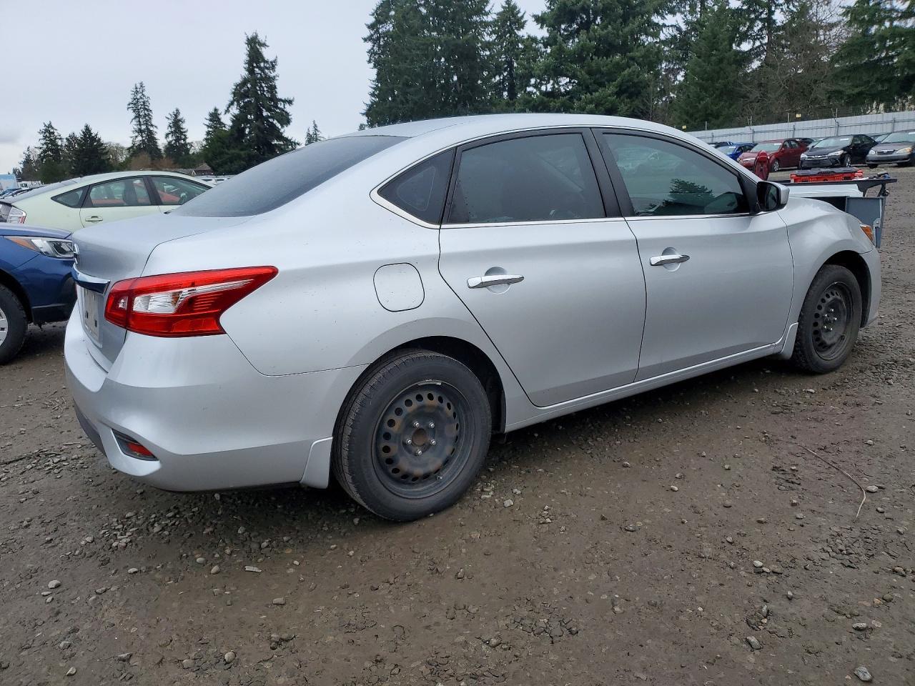 2016 Nissan Sentra S - Фото 3