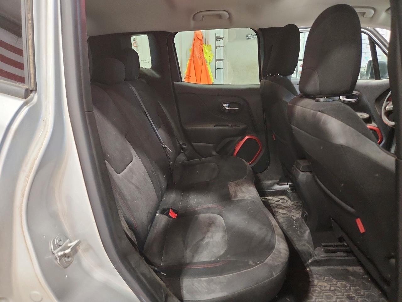 2015 Jeep Renegade Trailhawk - Фото 7