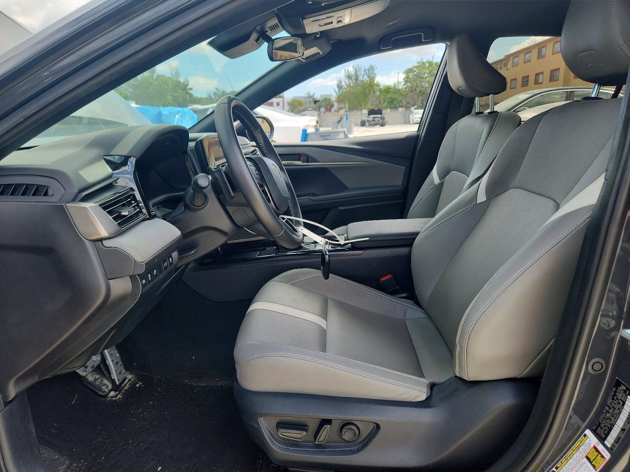 2025 Toyota Camry Se - Фото 7