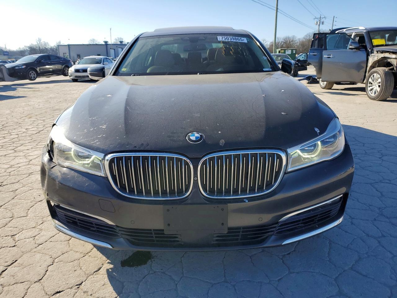 2016 BMW 750 Xi - Image 5