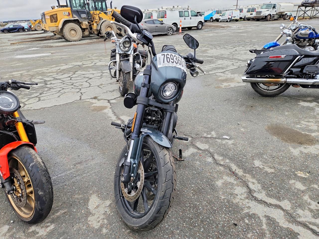 2025 Harley-Davidson Fxlrs - Фото 2