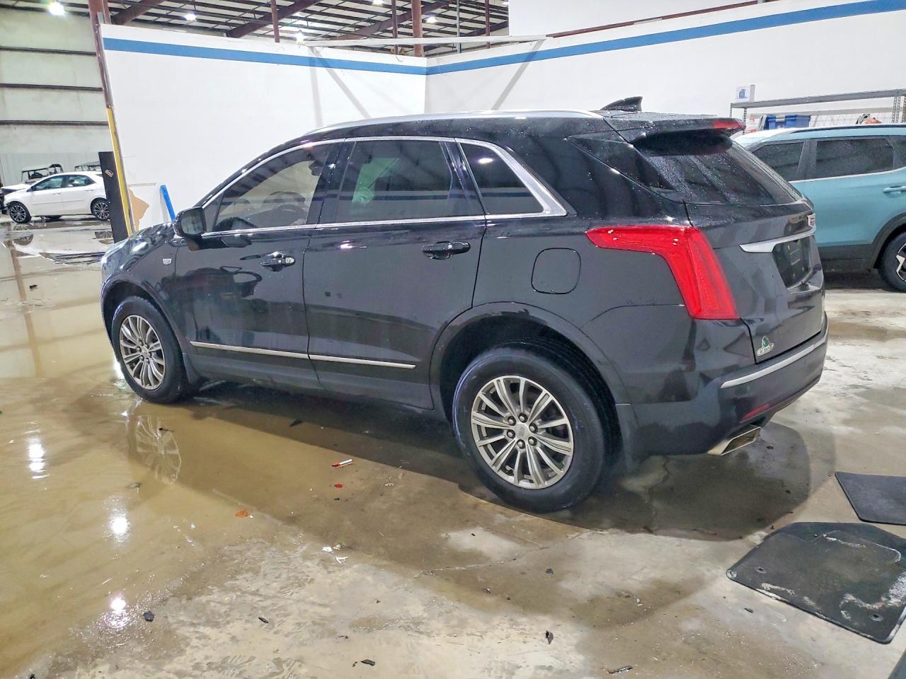 2018 Cadillac Xt5 Luxury - Image 2