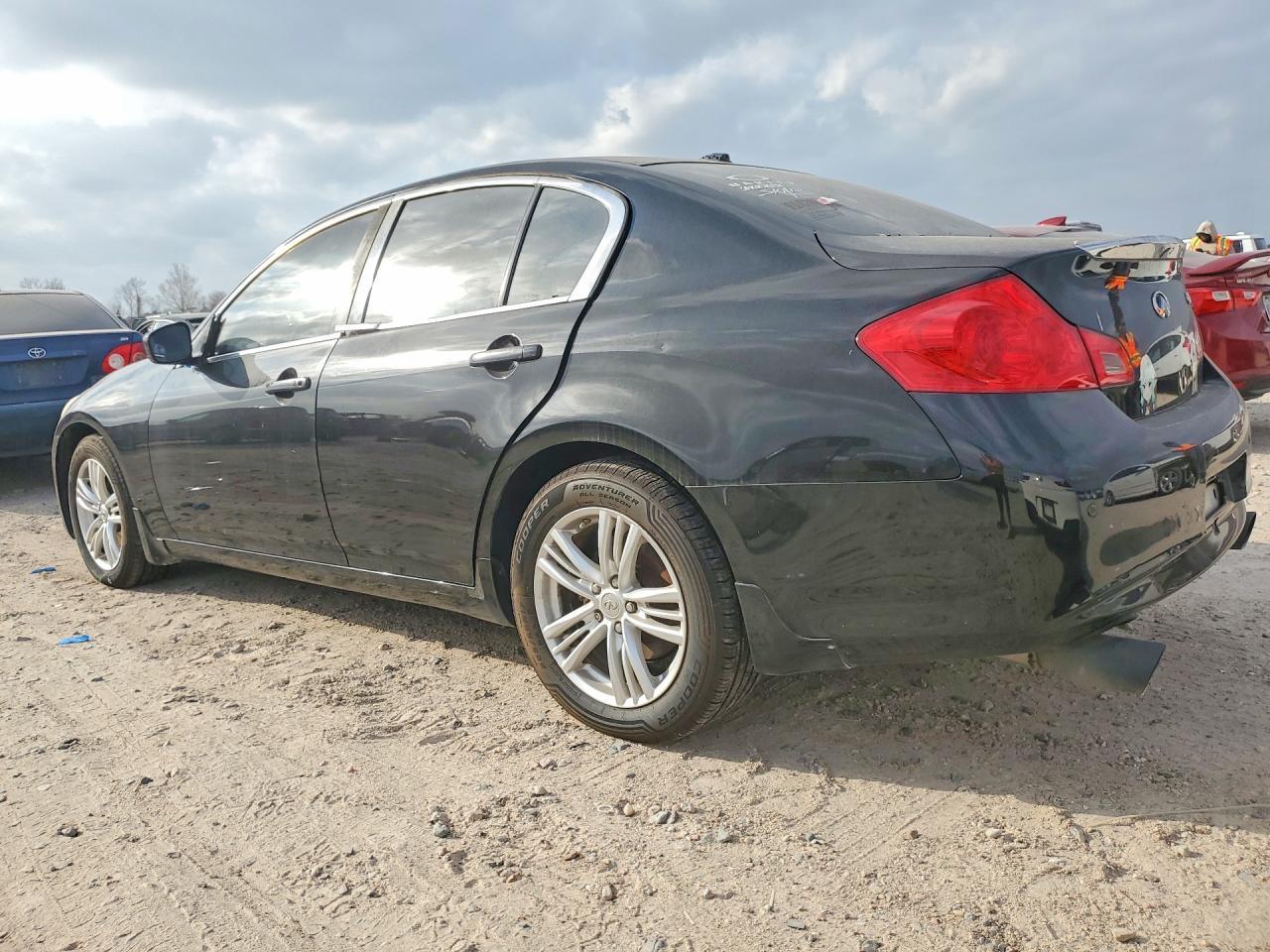 2011 Infiniti G37 - Фото 2