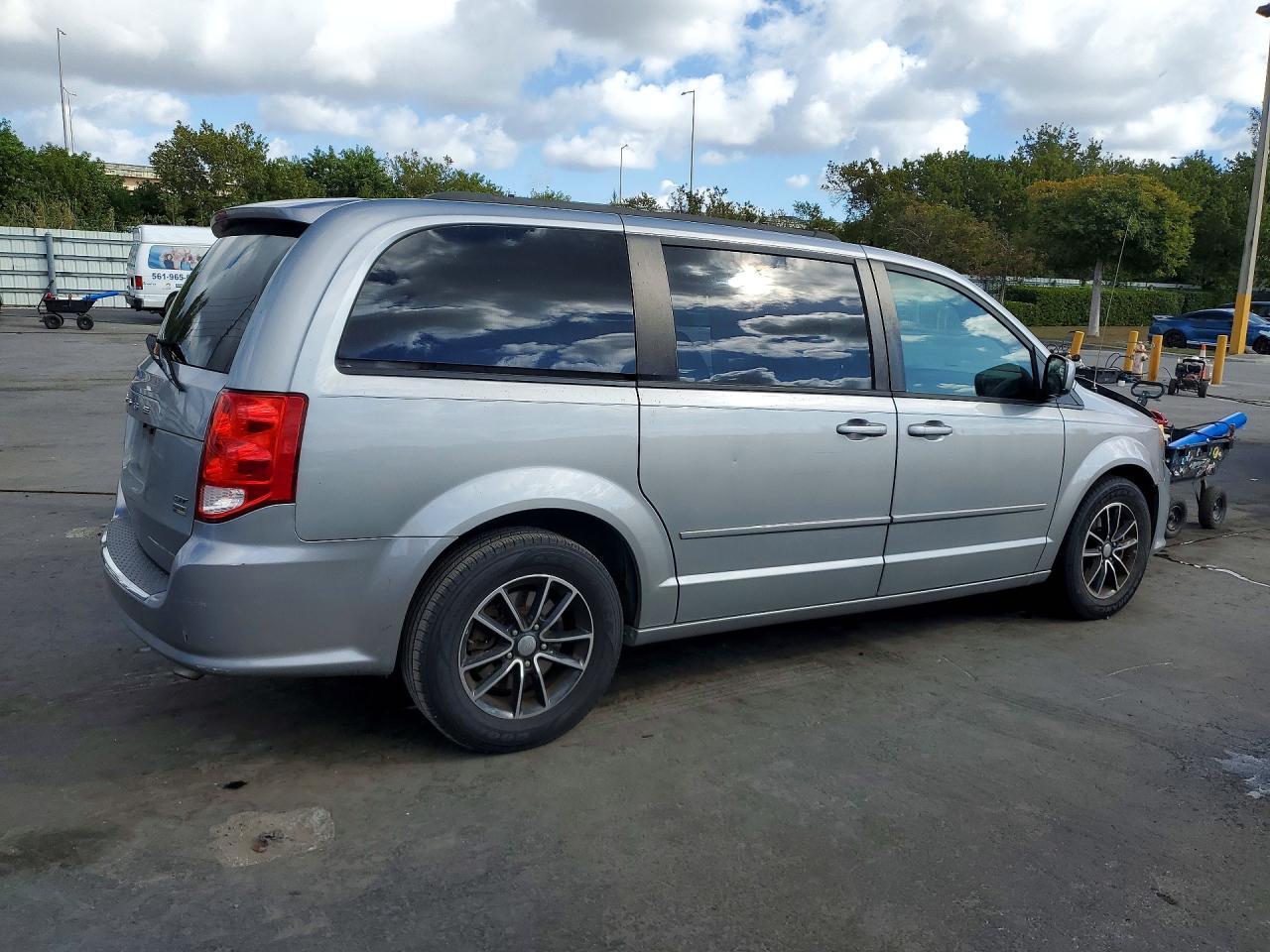2017 Dodge Grand Caravan Gt - Image 3