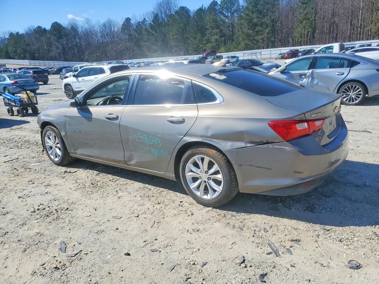 2017 Chevrolet Malibu Lt - Фото 2