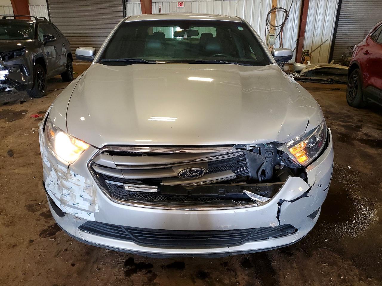 2019 Ford Taurus Sel - Image 5